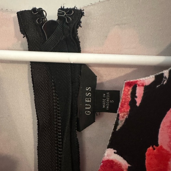 Scuba Guess Pleated Floral Fit-and-Flare Dress. - Picture 9 of 12